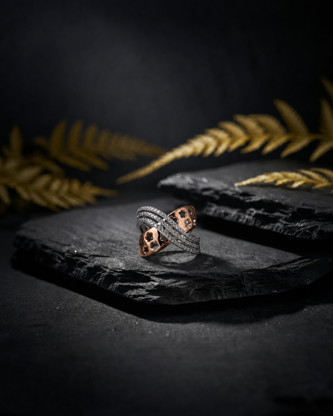 Rose Gold Clover Crossover Silver Ring - Image 2