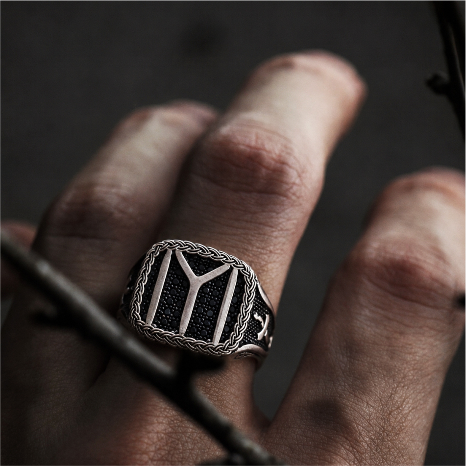 Black Stone Initial Y 925 Silver Ring - Image 2
