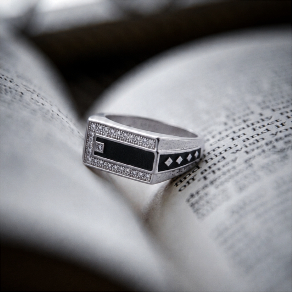Black Rectangle Halo 925 Silver Ring - Image 2
