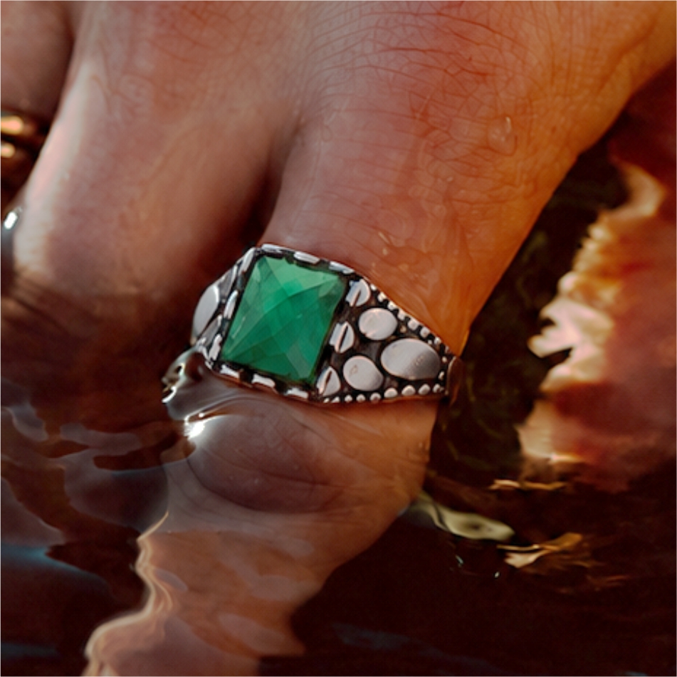 Emerald Green Stone 925 Silver Ring - Image 2