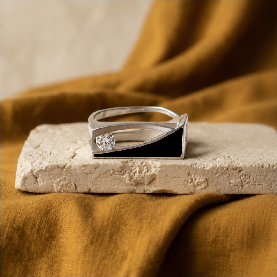 Modern Black Stone 925 Silver Ring - Image 2