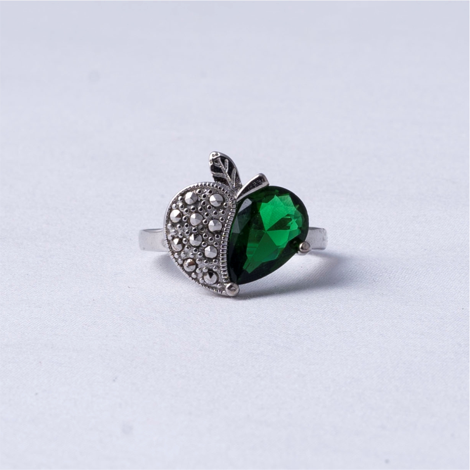 Green Pear Stone Apple Design 925 Silver Ring