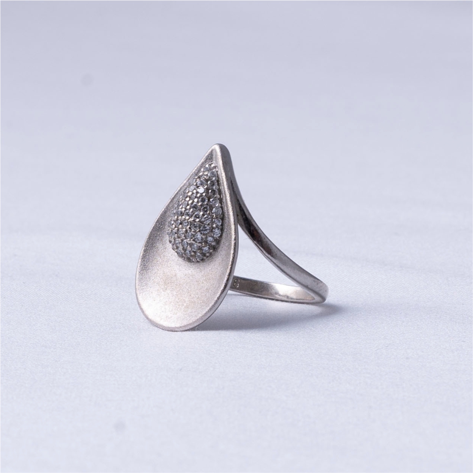 925 Silver Teardrop Halo Ring - Image 3