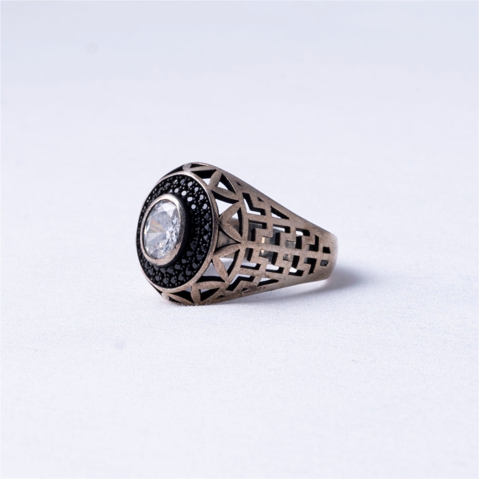 925 Silver Oval White Halo Ring - Image 3