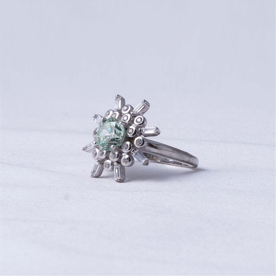 Green Sunburst Halo 925 Silver Ring - Image 3
