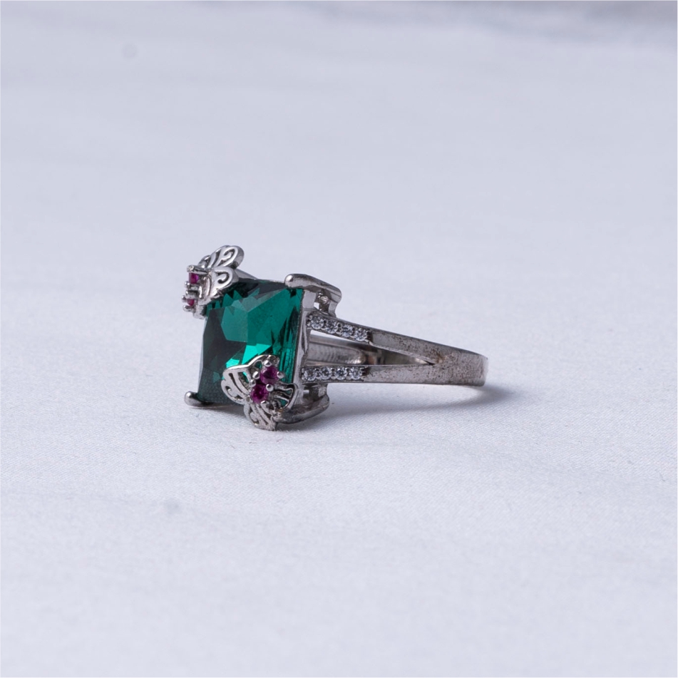 925 Silver Emerald Green Floral Ring - Image 3