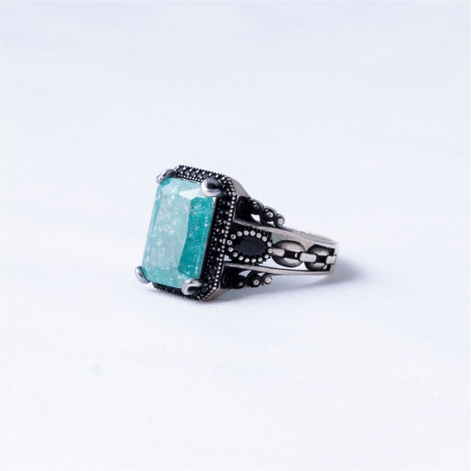 Emerald Green Stone Oxidised 925 Silver Ring - Image 3