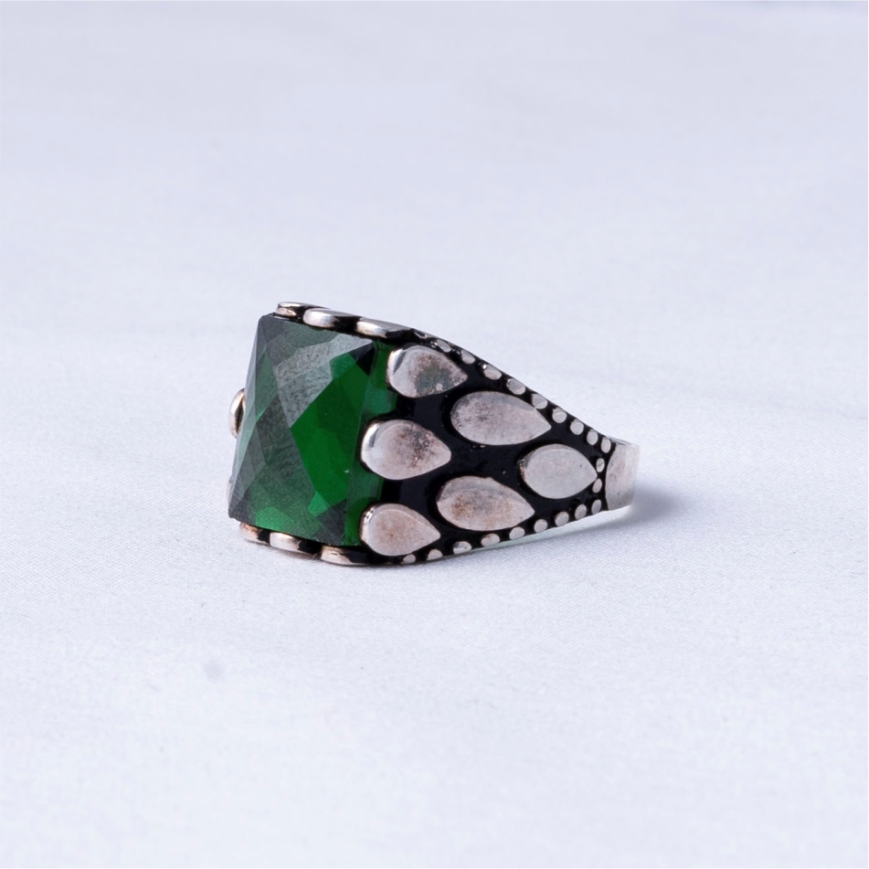 Emerald Green Stone 925 Silver Ring - Image 3
