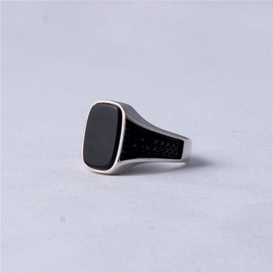 Black Stone Signet Oxidised 925 Silver Ring - Image 3
