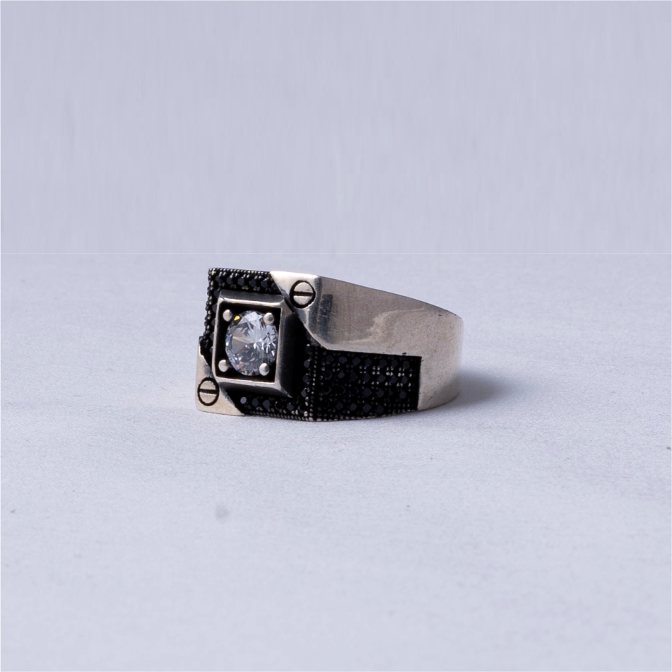 Midnight Royale Ring - Image 3