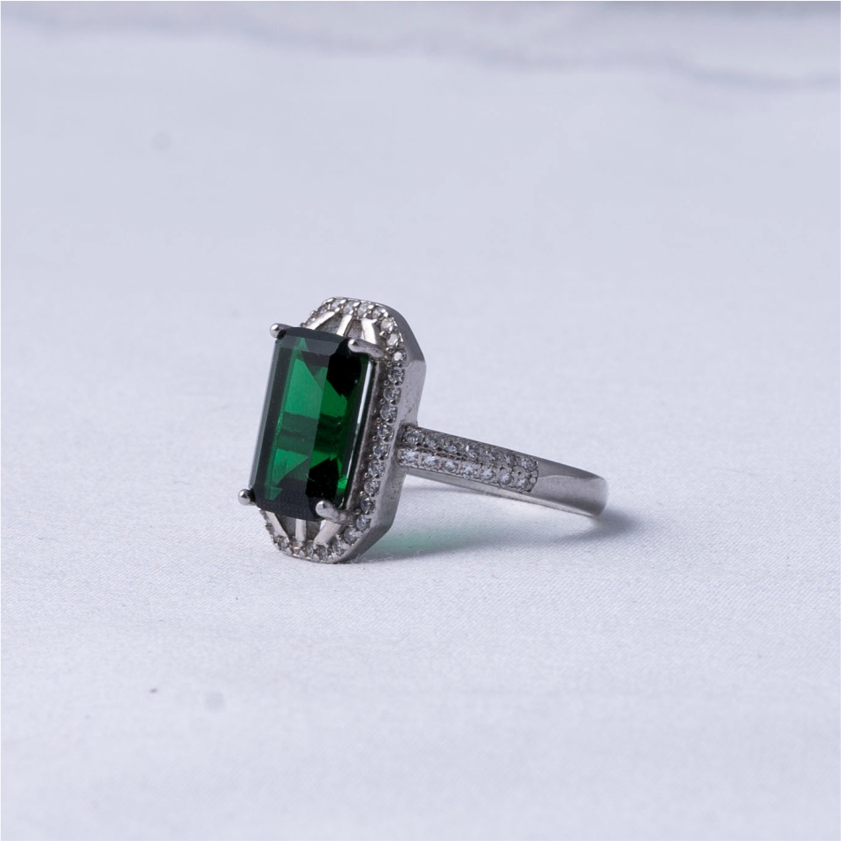 Emerald Green Rectangular Stone 925 Silver Ring - Image 3