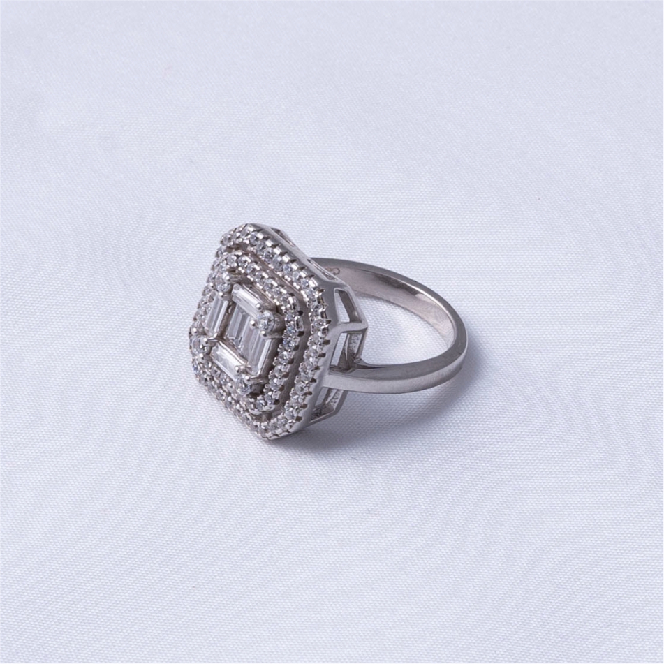 Geometric Diamond Style Ring - Image 4