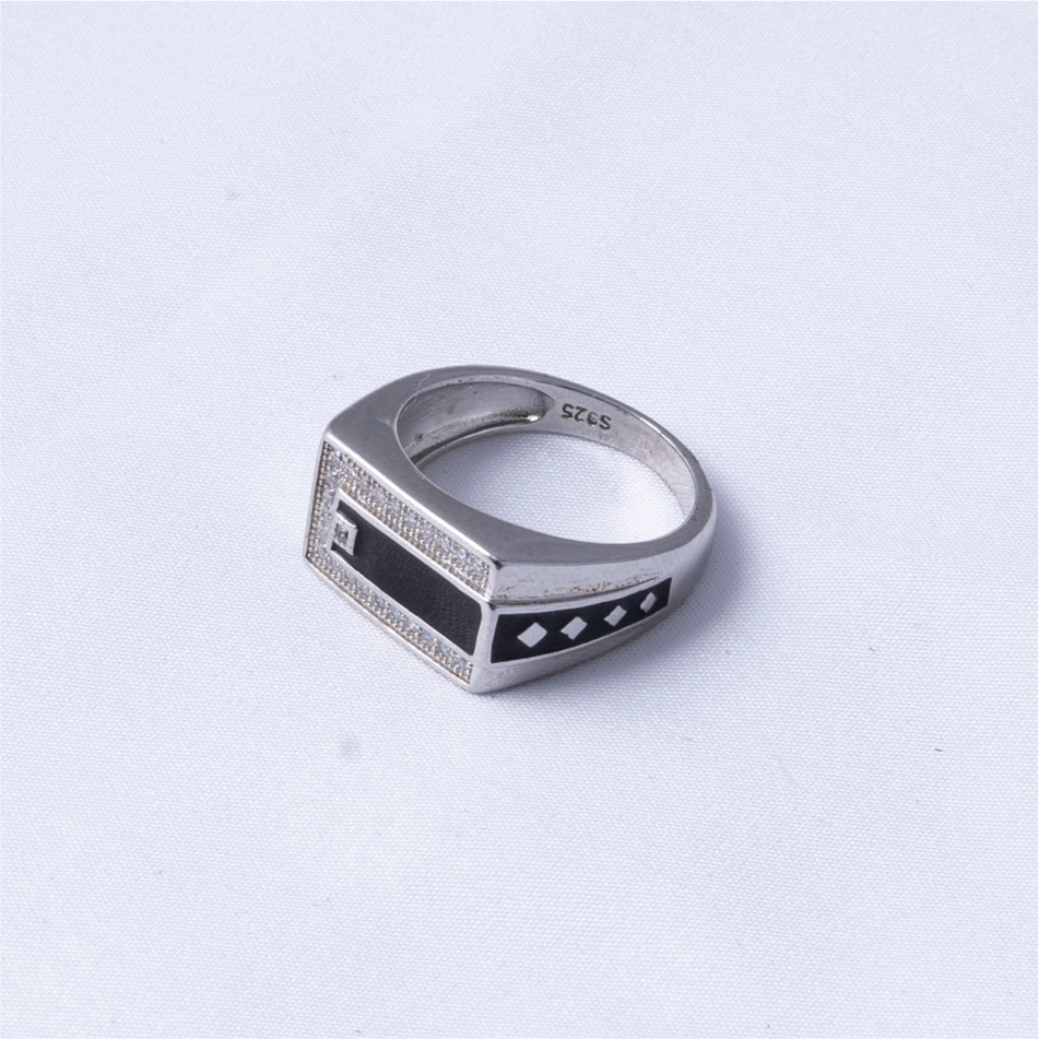 Black Rectangle Halo 925 Silver Ring - Image 4