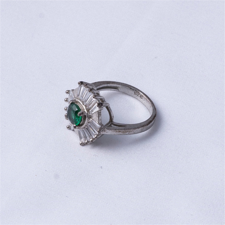 Green Heart Stone Sunburst 925 Silver Ring - Image 4