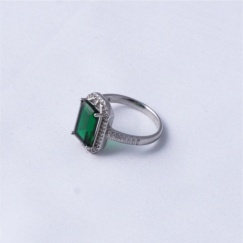Emerald Green Rectangular Stone 925 Silver Ring - Image 4