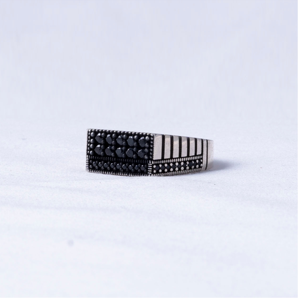Black Stone Rectangular 925 Silver Ring - Image 3