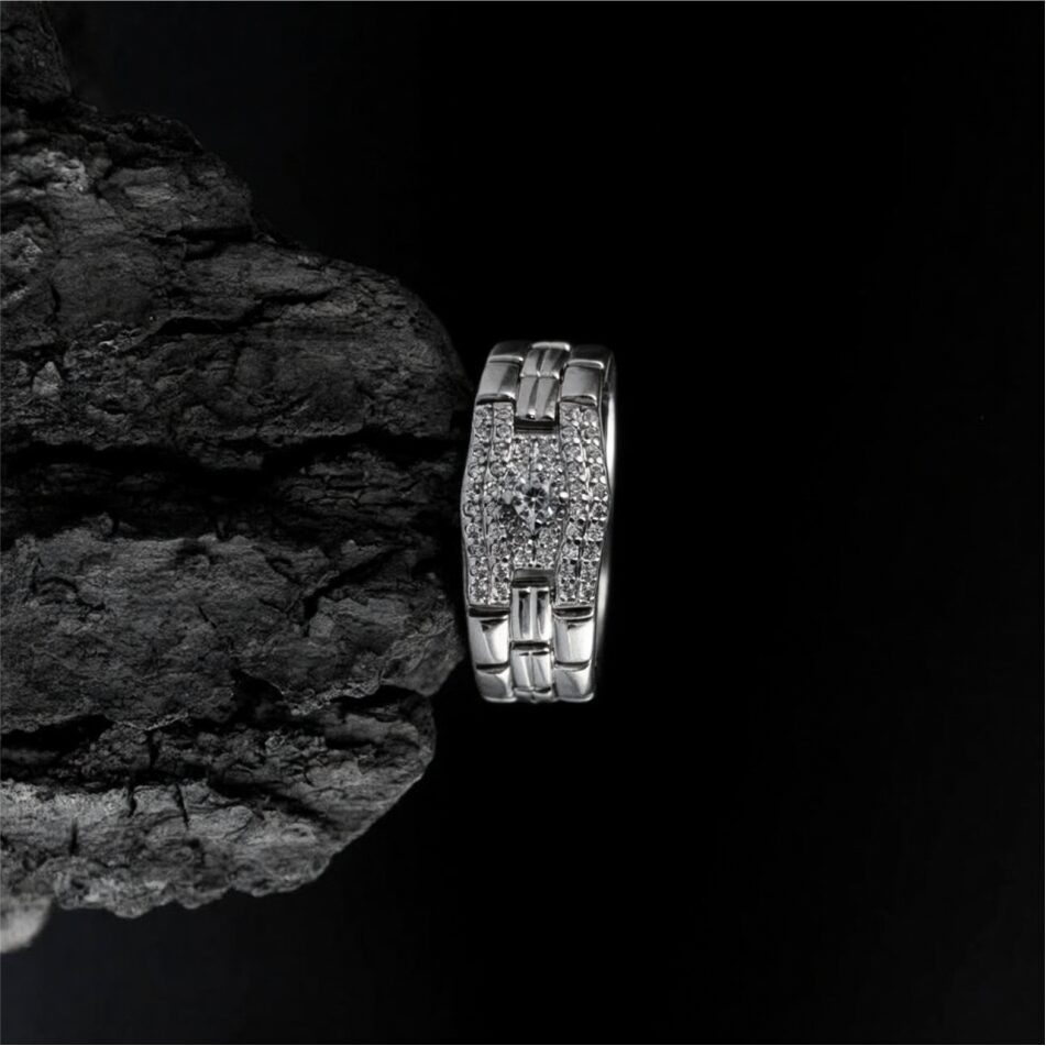 Diamond Style Men's 925 Silver Ring - Image 2