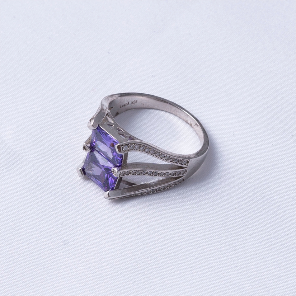 Geometric Purple CZ Split Shank Statement Ring - Image 4
