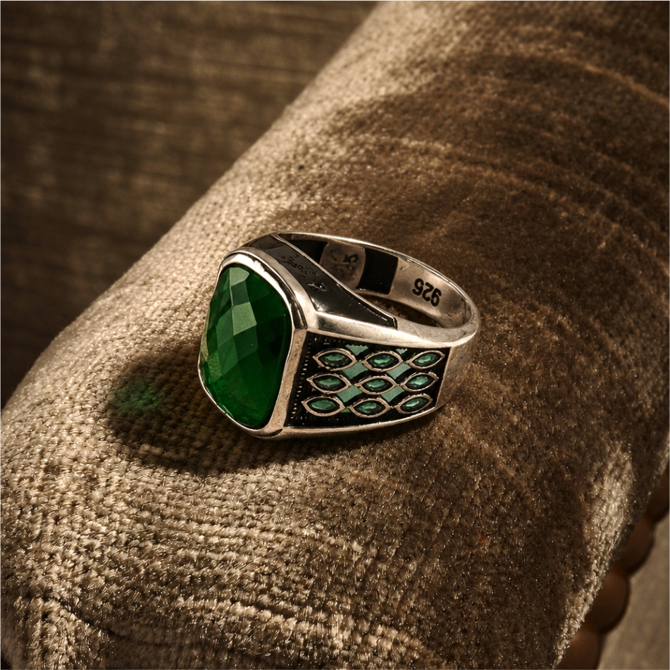 925 Silver Imperial Green CZ Signet Ring - Image 2