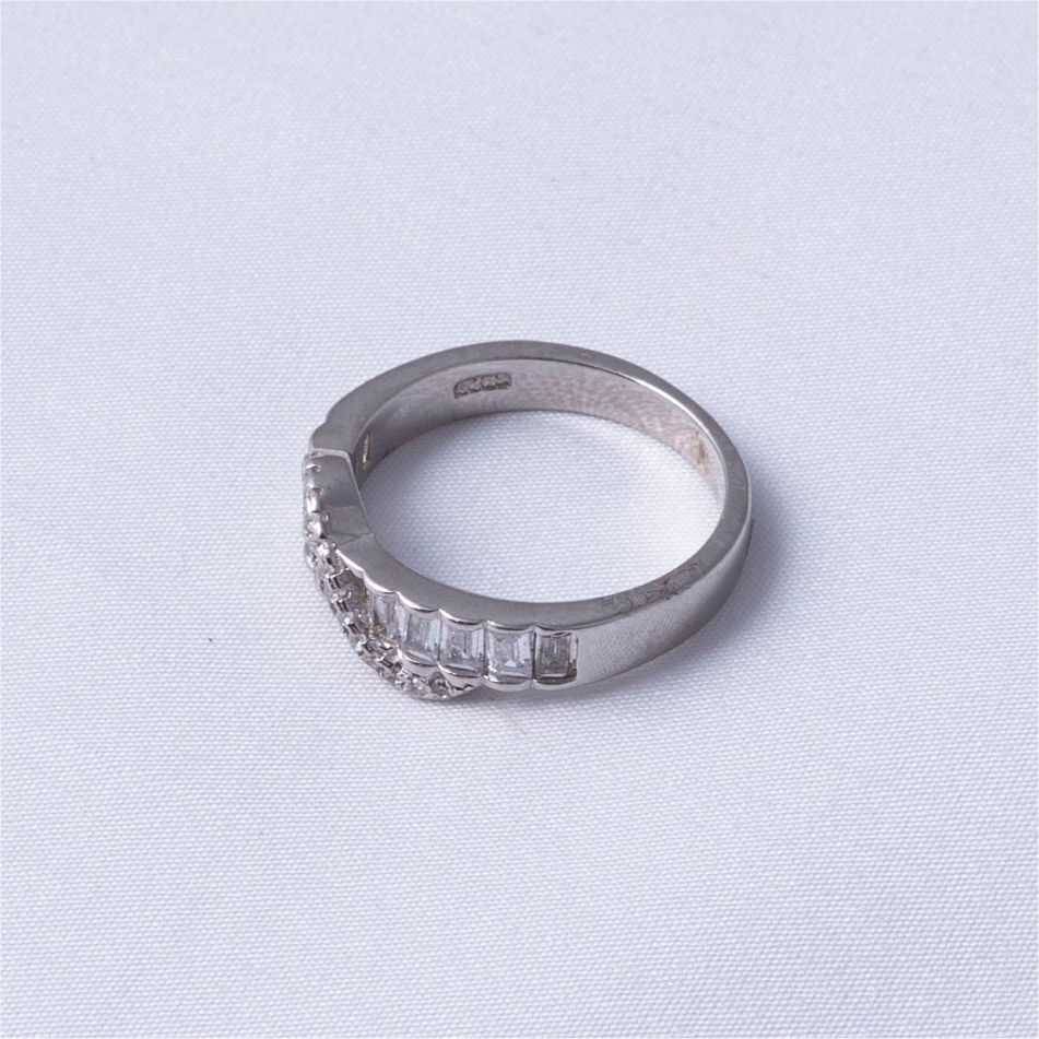 925 Silver Infinity Baguette Ring - Image 3