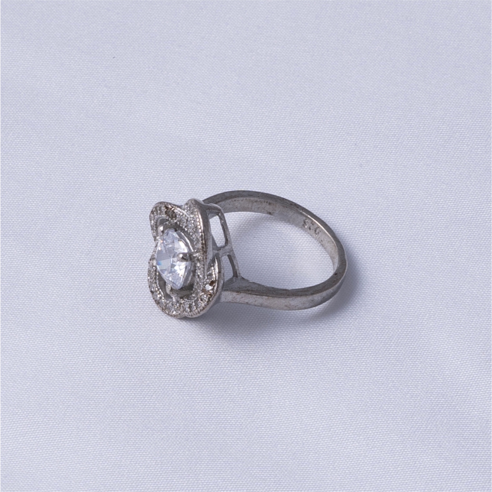 Radiant Clover Halo Ring - Image 3