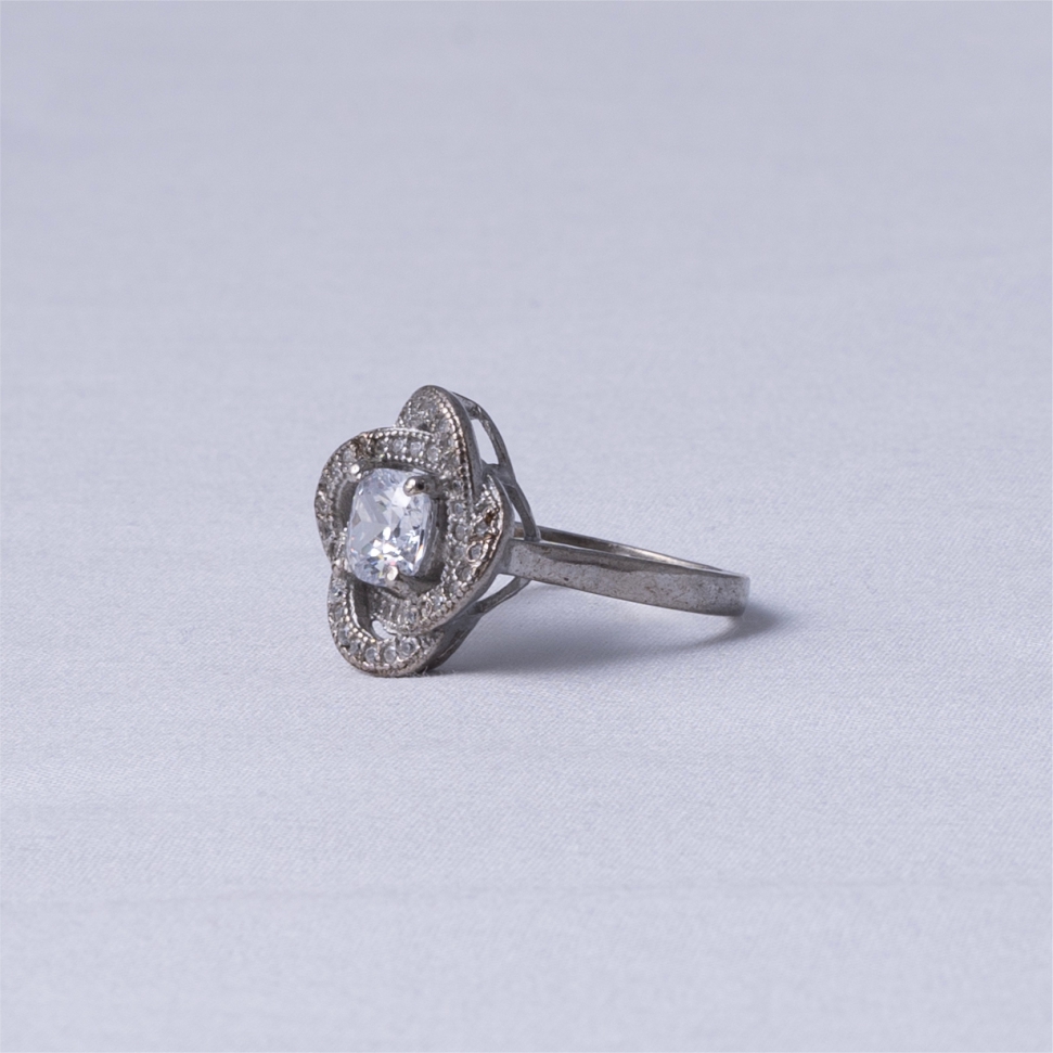 Radiant Clover Halo Ring - Image 4