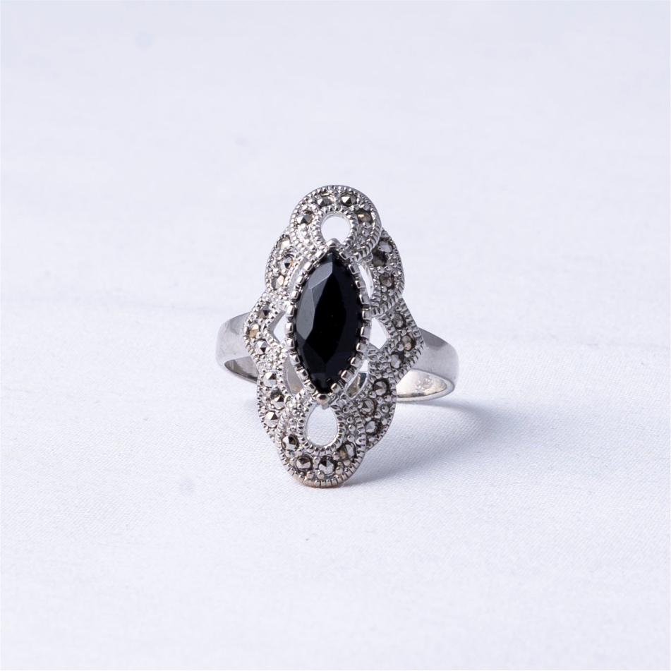 Aura black big stone