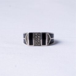 Black mina ring