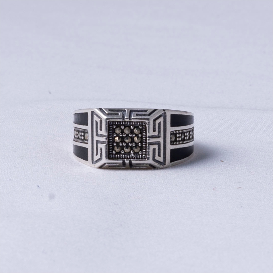 Black oxodise with cz stone