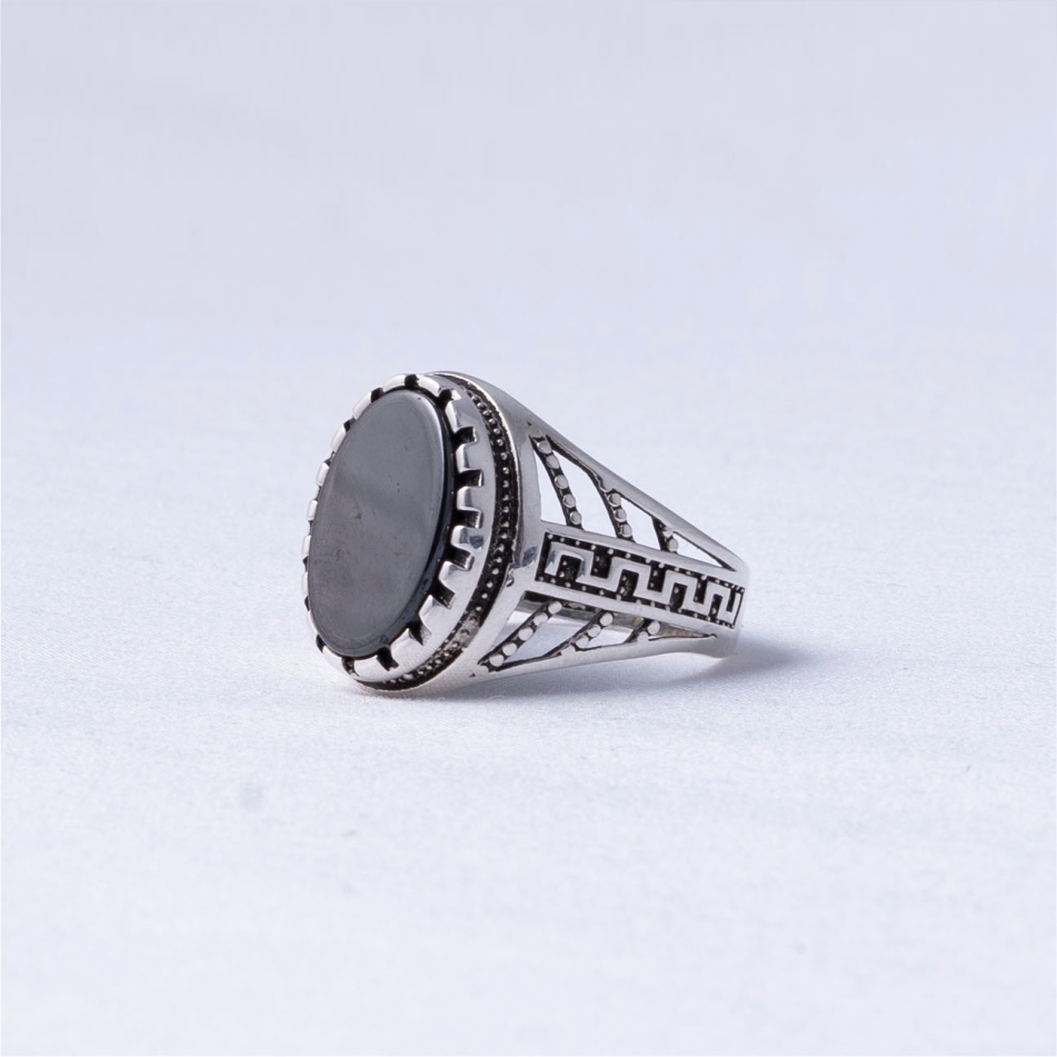 Black single stone designer ring - Image 3