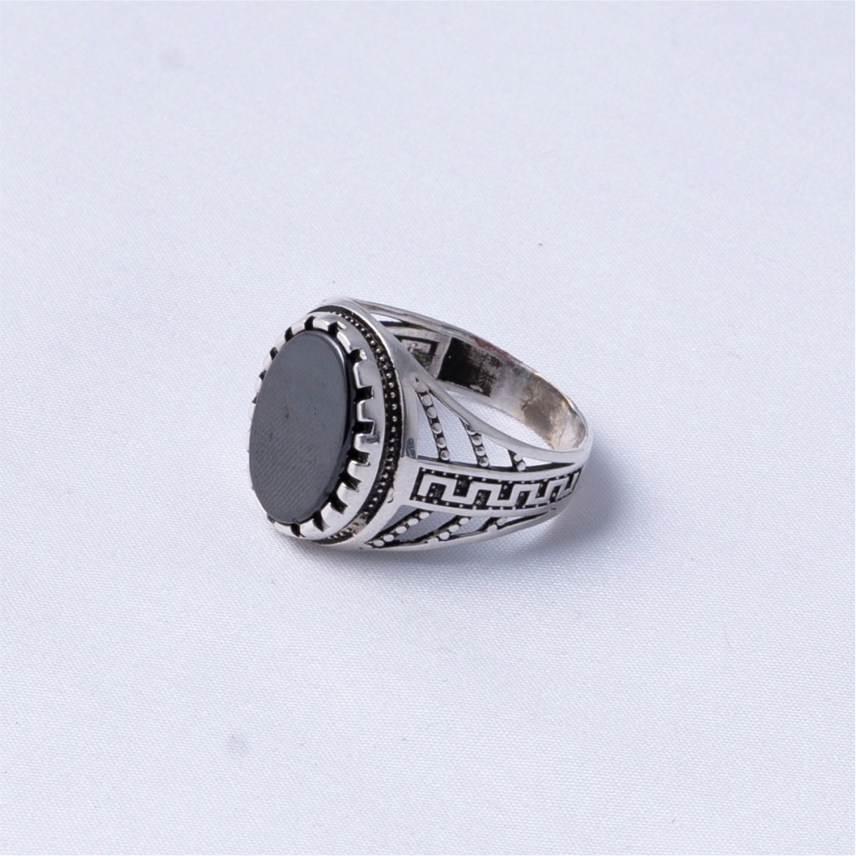 Black single stone designer ring - Image 4