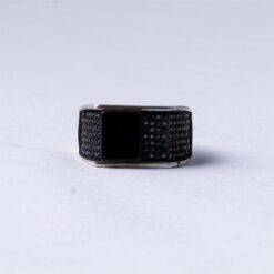 Black stone with oxodise ring