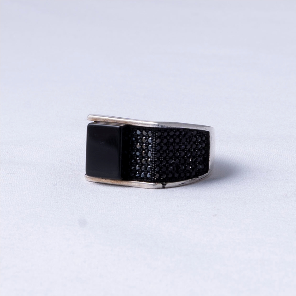 Black stone with oxodise ring - Image 3