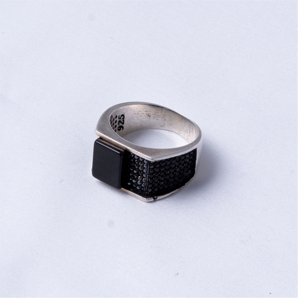 Black stone with oxodise ring - Image 4