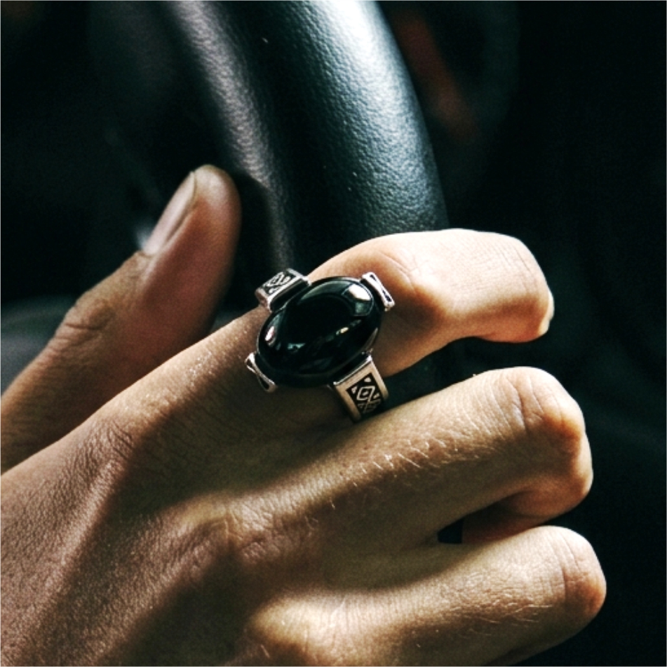 Classy Black Onyx Pattern 925 Silver Ring - Image 2