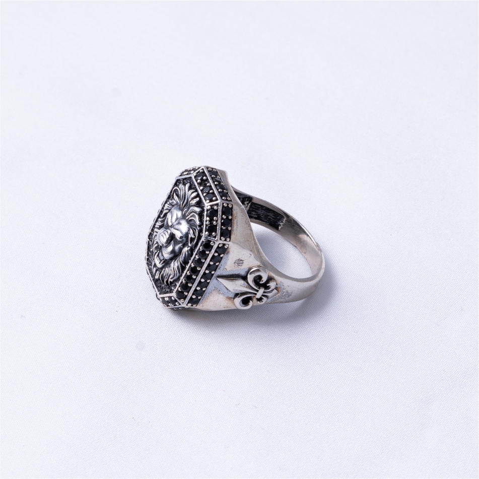 Regal Lion Head 925 Silver Ring - Image 3
