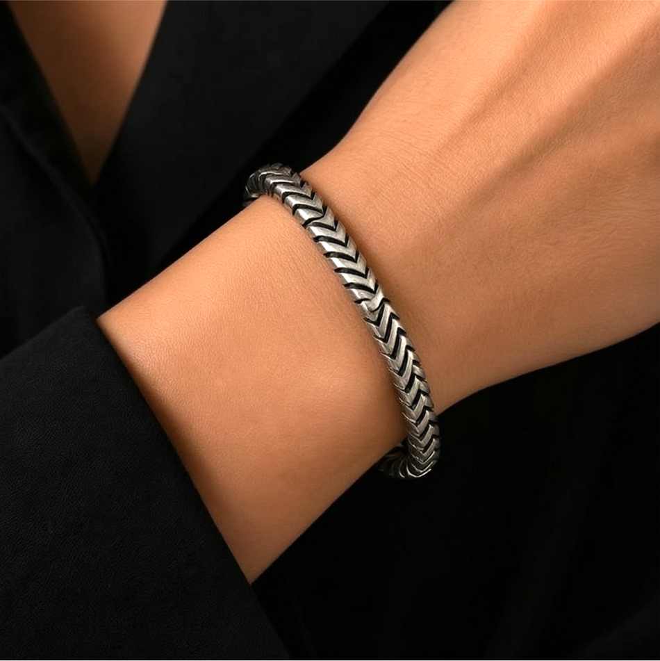 925 Silver Chevron Link Bracelet - Image 2
